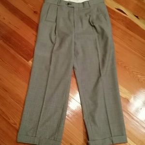 Men's Suit by Meeting Street. 44R